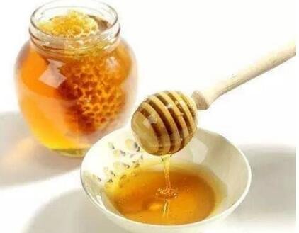 民间喝水煮核桃加蜂蜜丰胸原理是真的吗?能丰胸吗?多长时间见效?