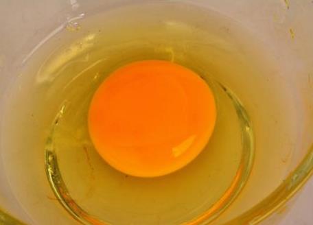 鸡蛋清加什么可以最快最有效去斑?鸡蛋清加苦杏仁粉能祛斑吗?