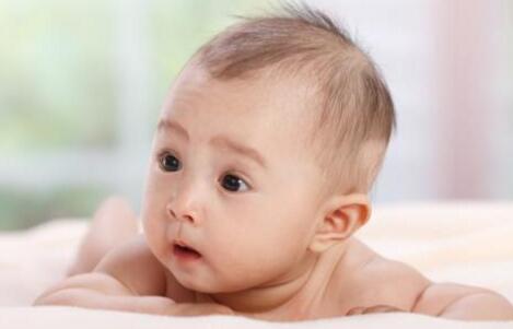 5个月_6个月_7个月宝宝高额头两鬓角头发少是怎么回事啊?怎么办?