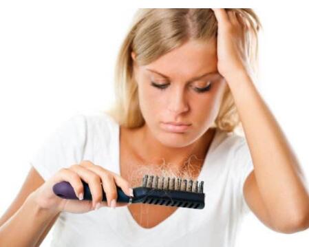 秋季脱发很严重应该怎么办才好?防止脱发吃什么药?用什么洗发露?
