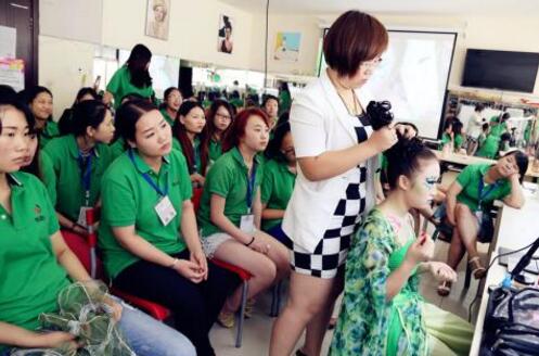 郑州市比较靠谱的化妆培训学校有哪些?哪家口碑好?化妆学校排行榜