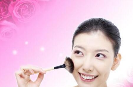在北京昌平区想学新娘化妆去哪里学比较好?化妆培训班要多少钱?